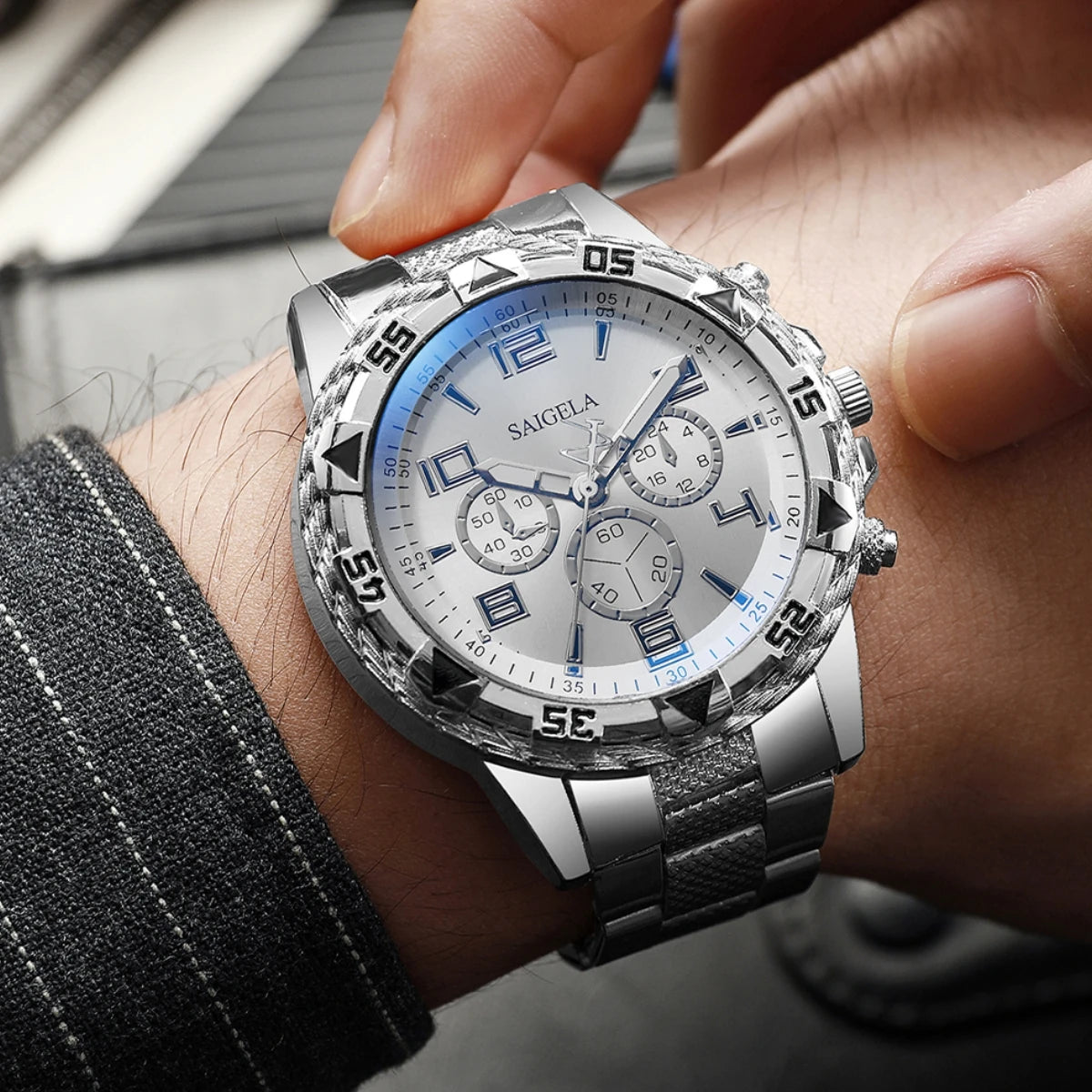 4pcs/set Men's Watches Fashion Arabic Dial Steel Band Quartz Watch Set (Without Box)